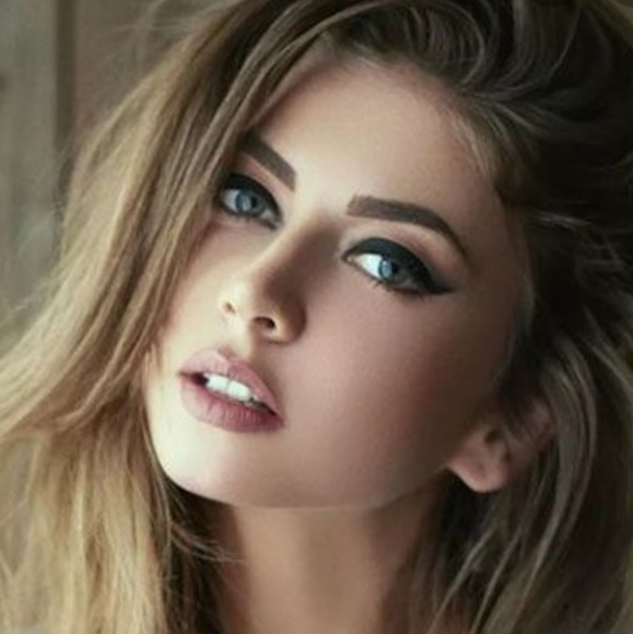 Meet your Posher, Jessica - Picture 1 of 1